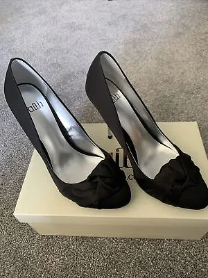 £5 • Buy Diamond/Silver Heel Satin Black Stiletto Court Shoe