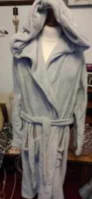 Dorothy Perkins Soft Velour Fleece Hooded Dressing Gown  Pale Grey Small  • £7