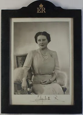 HER MAJESTY THE QUEEN MOTHER ELIZABETH 3 X RARE SIGNED PHOTO PRINTS 6 X 4  • £7.99