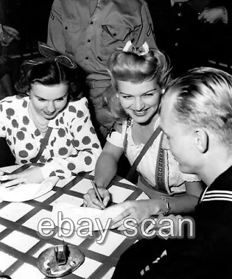 Martha O'driscoll Deanna Durbin Candid Sign For Fans   8x10 Photo  1 • $14.99