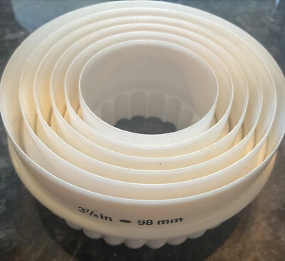 Set Of Six Plastic Double SIded Biscuit Pastry Scone Cutters In Box (s4) • £5