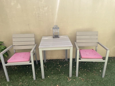 $140 • Buy Outdoor Furniture Setting Used