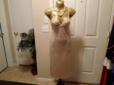 Womans Vintage Full Slip Maidenform Sweet Nothings Lace Beige SZ 32 Style 68014 • $20