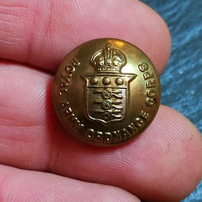 £2 • Buy Original WW2 Royal Army Ordnance Corps RAOC Tunic Button 26mm - YF96