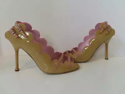 Manolo Blahnik Nude Patent Leather/Pink Stitching Scalloped Heels EUR 36 • $165