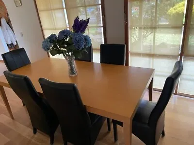 $250 • Buy 8 Seater Dining Table And Chairs