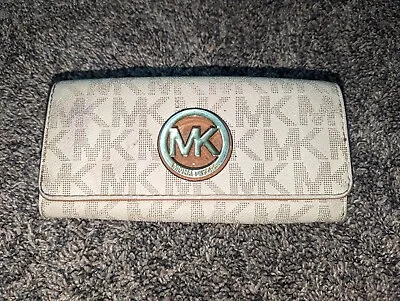 Michael Kors MK Women Fulton Vanilla Signature Logo Wallet Clutch 8  X 4   • $35.95