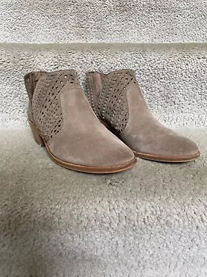 Vince Camuto Suede Prasata Women's Ankle Bootie Size 7 • $19.99