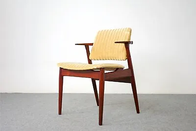 Rosewood Arm Chair By Arne Vodder - (320-033.3) • $1895