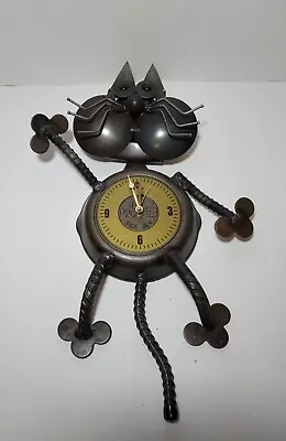 Lodge Brand Cast Iron Skillet Cat Clock Welded Art - WORKS! • $99
