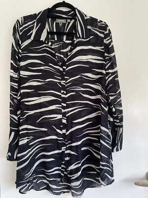 $15 • Buy Beautiful Zebra Print Top By Sussan Sz 14