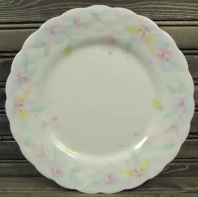 Haeng Nam Sa Korea Bone China Dinner Plate Pastel Floral Embossed Scalloped Edge • $21.99