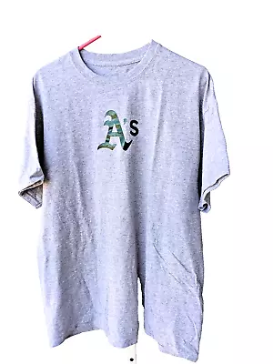 MLB Oakland A's Mens Shirt Size  2XL  Short Sleeve • $2.99