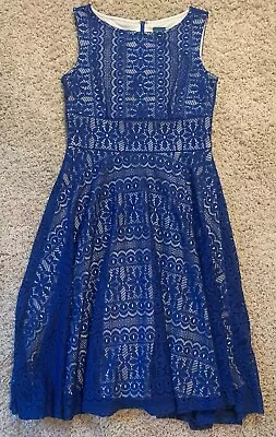 GABBY SKYE Navy Blue Lace Sleeveless Dress Floral Design Size 4 • $18.95