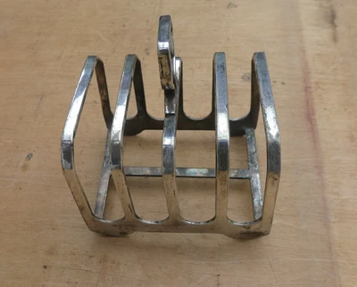 £5 • Buy Vintage Elkington EPNS Toast Rack