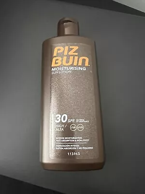 Piz Buin Moisturising Ultra Light Sun Spray SPF 30 - 200ml • £5