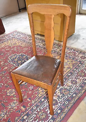 Antique Oak Leather Seat T Back Side Chair • $150