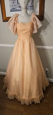 Vintage 1970s Peach Prom Dress As Pictured • $88