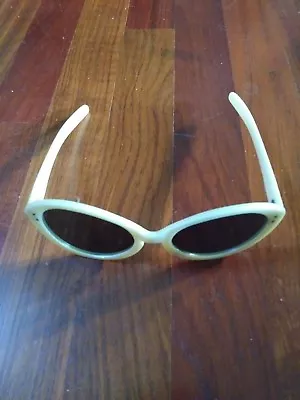 $100 • Buy Vintage WILLSON Women's White Plastic Sunglasses Made In USA