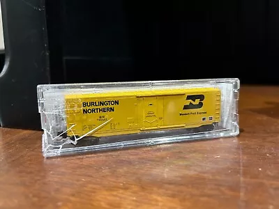 N Scale Microtrains Burlington Northern BN 50' Reefer Boxcar 745452 • $3.25