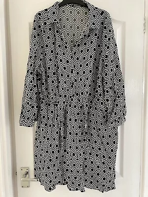 Ladies New George Dress Black & White Size 22 • £4