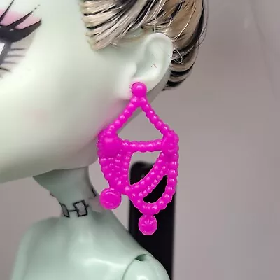 Monster High Doll Peri & Pearl Serpent Great Scarier Reef Pink Left Earring Only • $4.25