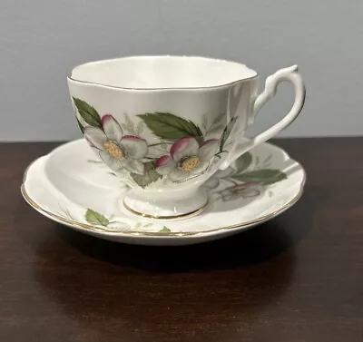 Queen Anne 5989 Tea Cup And Saucer Bone China Pink Green Floral England • $14.99