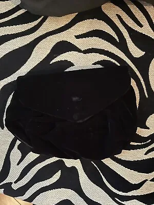 Black Velvet Evening Bag With Magnet Closure • $0.99