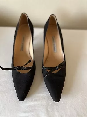 Designer VINTAGE MANOLO BLAHNIK Black Kitten Heels Pumps Sz 38.5 • $34.99