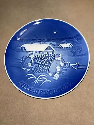 Bg The Christmas Tree Plate 1982 7  • $10