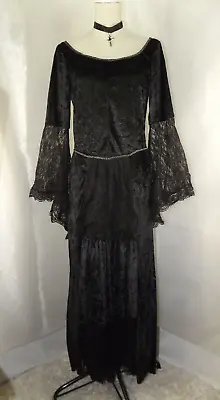 Costumes USA Elvira Mistress Of Dark Lace Velvet Dress Halloween Costume Jr. Lg • $24.99