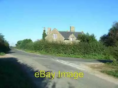 Photo 6x4 Road Junction And High Lodge Farm Upper Milton/SP2517  C2006 • $2.49