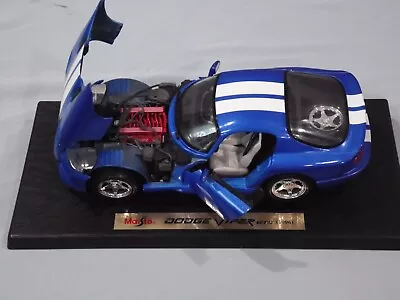 Maisto 1:18 Scale - 1996 Dodge Viper GTS - Blue W/ White Stripe • $25