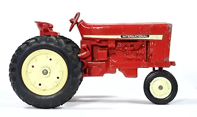 Vintage ERTL International Harvester Farmall Tractor 1/16 Scale Diecast Red   T1 • $26.59