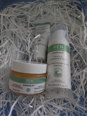 £10 • Buy REN Evercalm Bundle (Slightly Used)