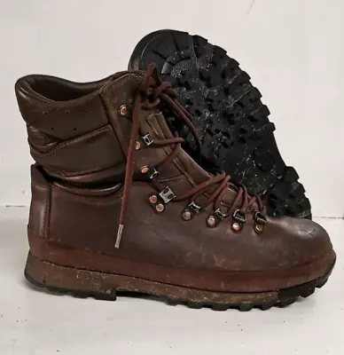 Boots 9 Med Altberg Defender High Liability Brown Genuine British Military Used • $56.83