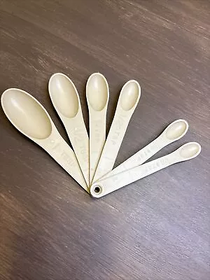 Vintage FOLEY Plastic Measuring Spoon Set Of 6 -  Nesting Snap Together - ALMOND • $9.99