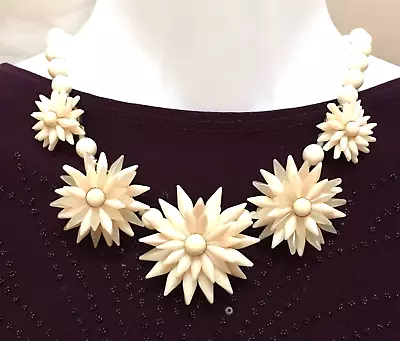 Vtg Talbots Statement Necklace White Off White Flowers Pendant Beads Signed • $24.78