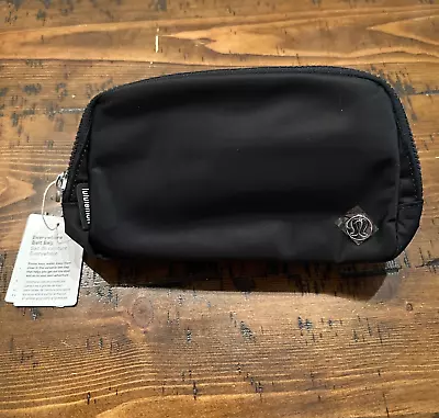 Lululemon Everywhere Women's Belt Bag - Black New! • $29.99