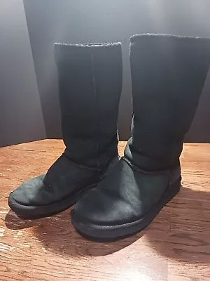 UGG Australia 5815 Classic Black Suede Sheepskin Tall Winter Boots Womens Size 7 • $14.95