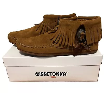 NiB Minnetonka 522 Ladies Feather Moccasin Boot Size 10 Fringe Suede Leather • $60