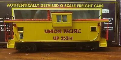 MTH Premier 0 Scale 20-9100L Union Pacific Extended Vision Caboose Road # 25214 • $29.95