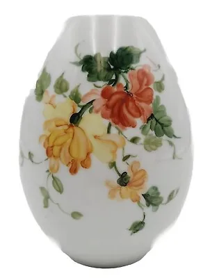 Beautiful Kaiser Lauriane Vase W Germany 7  Tall • $9.99