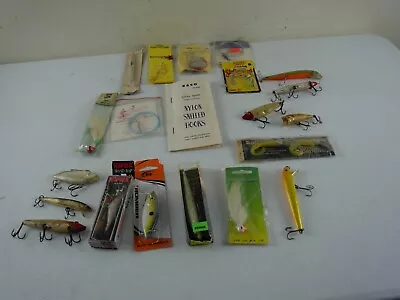 Vintage Fishing Tackle Lure & Hook 19 Piece Lot Most New (NOS) • $24.99