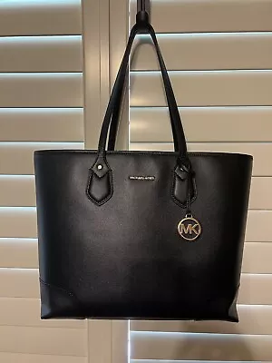 Michael Kors Jet Set Tote Magnet Clasp Laptop/Book Bag • $70