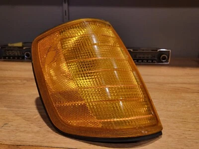 $19.99 • Buy Mercedes-Benz W124 Passenger Side Front Turn Signal Light