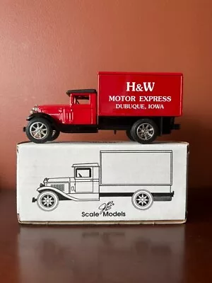 Scale Models - ERTL- Die Cast Freight Truck Delivery Bank - H & W Motor Express • $10