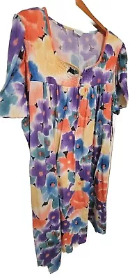 Vintage 70s Floral Nightgown Sleepwear LORRAINE Pullover Quilt Accent • $19.99