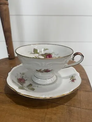 W Eschenbach Bavaria Germany Briar Rose China Tea Cup And Saucer • $22