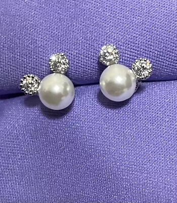 Beautiful Girls Minnie Mouse White Pearl Bead Earrings • $7.99